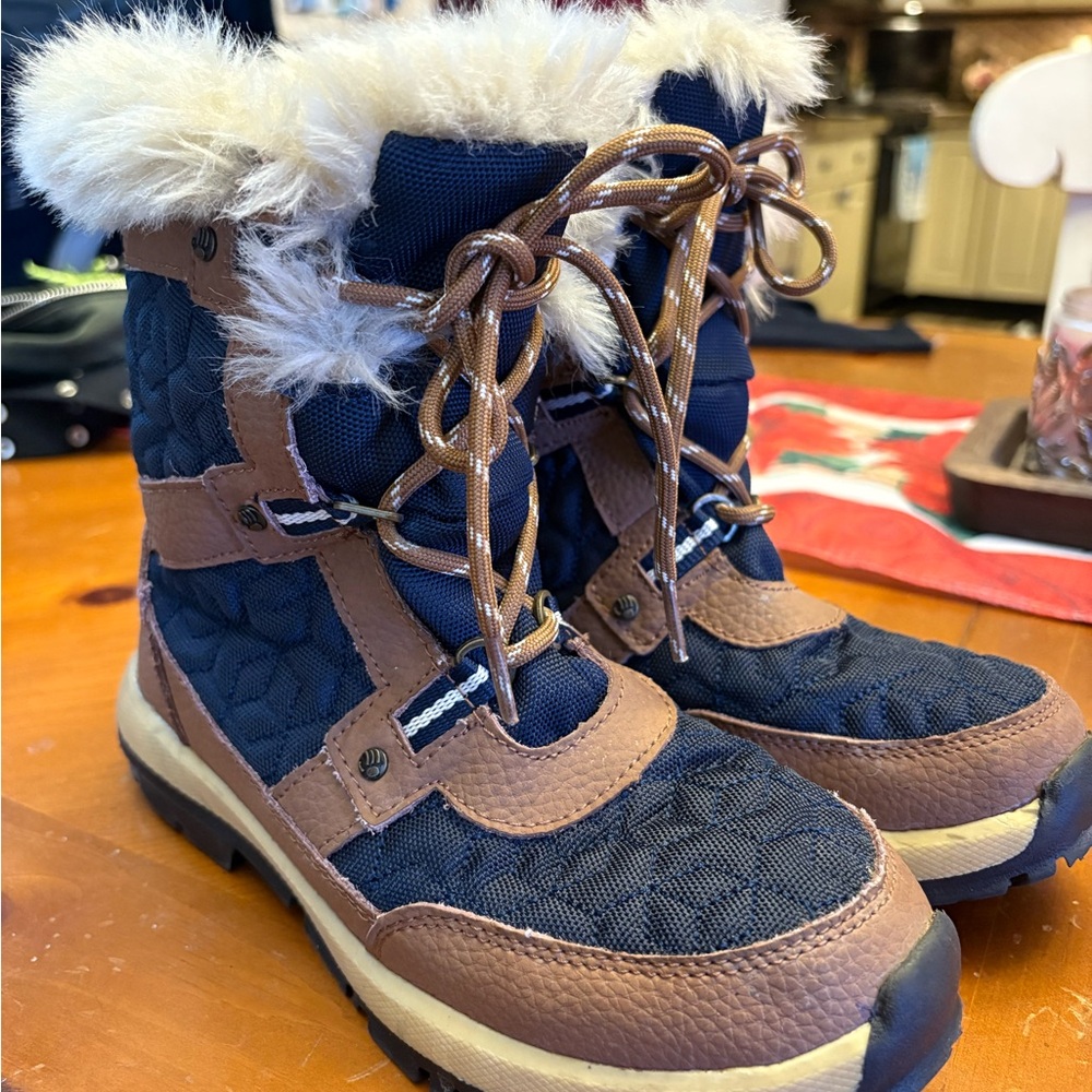 BearPaw Women's Navy and Brown Winter Boots